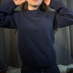 Navy blue sweatshirt crewneck